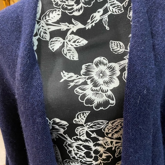 Peruvian Connection open from cardigan - Picture 2 of 5